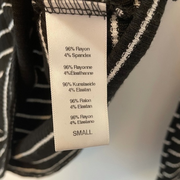 𝅺Urban Outfitters Lace Up Top - Picture 8 of 12